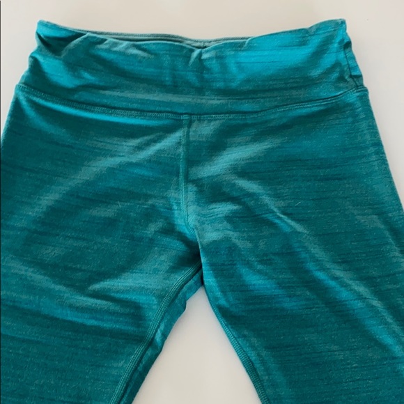 Lorna Jane cropped legging - Picture 3 of 4